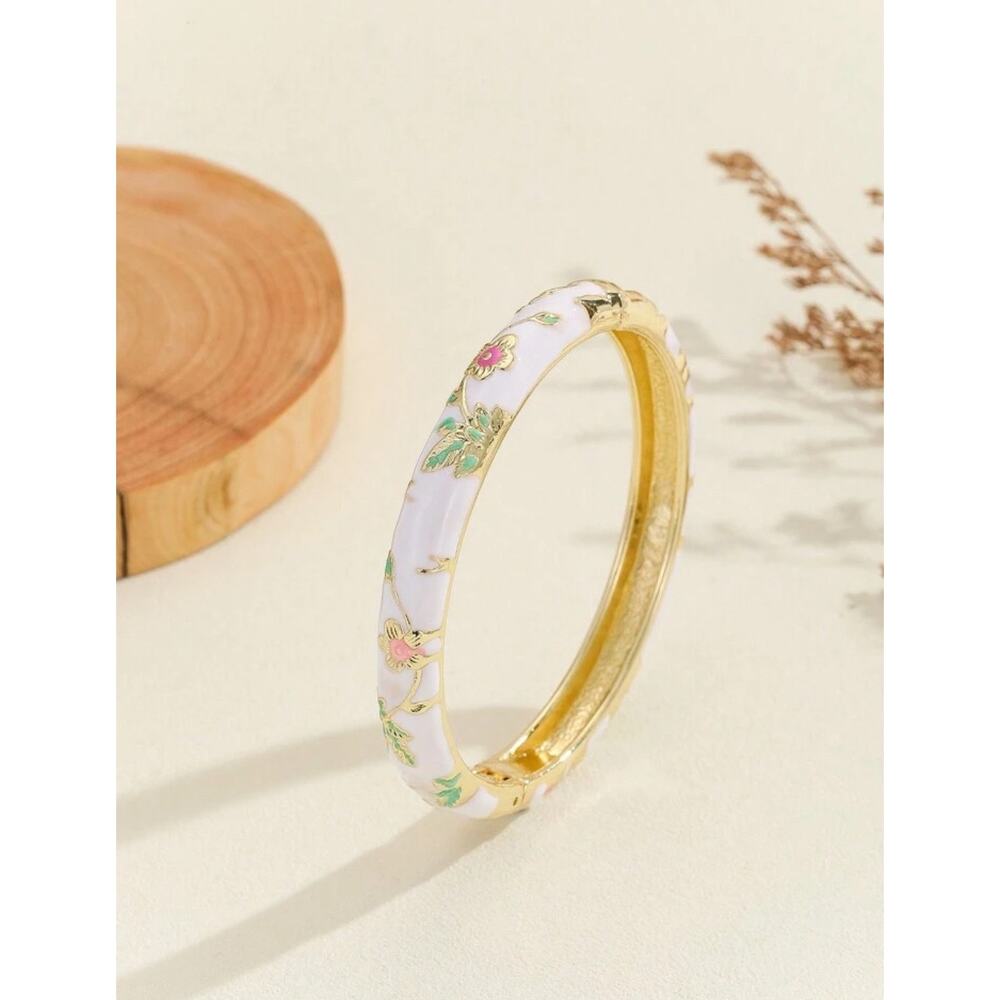 Novelty White Floral Cloisonne Bead & Gilded Women's Bracelet, Daily Wear, Gift